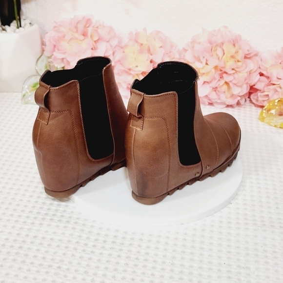 Tinstree Non-Slip Hidden Wedge Chelsea Boots Pull on Ankle Booties Size 10 - Picture 5 of 11